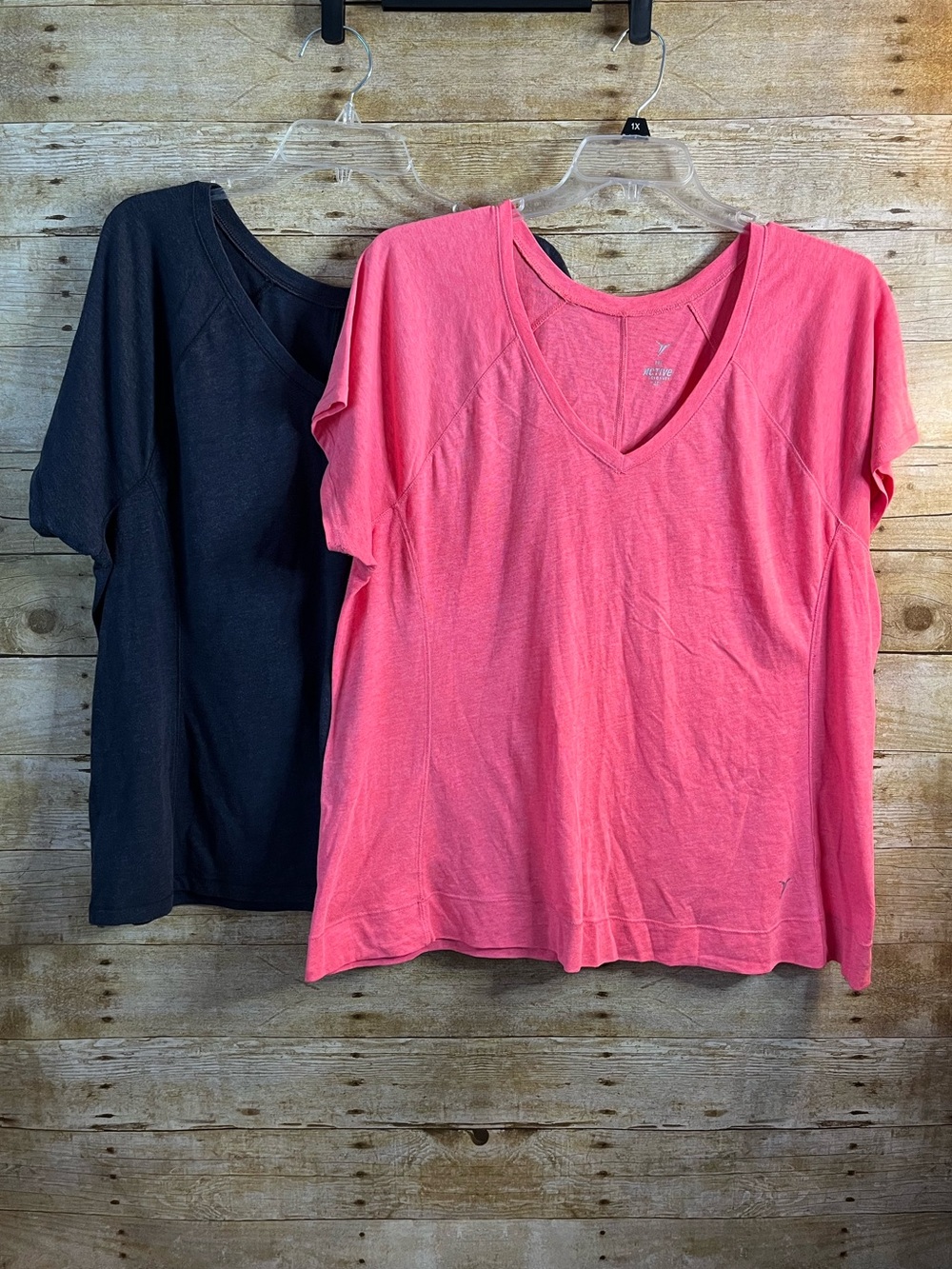 Active by Old Navy V-Neck Short Sleeve Tees 2 for 1 - Pink and Charcoal Size XXL